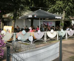 Długi sierpniowy weekend na plaży w Osiecznej