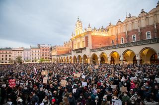 Kraków: Ani jednej więcej. Protest po śmierci ciężarnej Izabeli z Pszczyny
