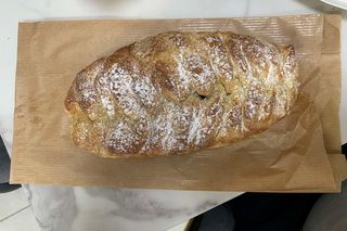 Restauracja Rozi znajduje się przy ul. Stanisława Skarżyńskiego 7B