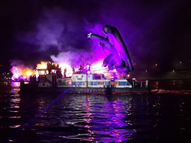 Małopolskie Królewskie Widowisko na Wiśle w ramach 24. Parady Smoków
