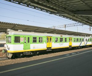 Utrudnienia w kursowaniu pociągów SKM i KM – awaria na stacji Warszawa Praga