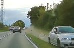 Kierowca bmw pędził ścieżką rowerową pod Bydgoszczą. Policjanci mówią, że uciekał