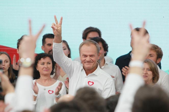 Wybory parlamentarne 2023. Donald Tusk: "Zrobiliśmy to!" Wyniki exit poll. PiS przed KO, ale opozycja świętuje zwycięstwo