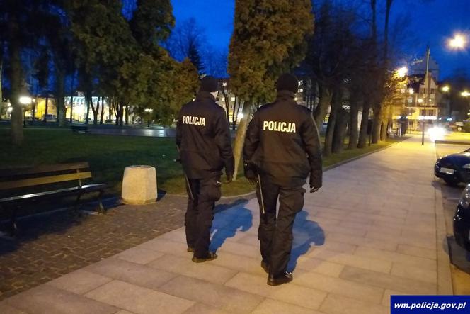 Nowe obostrzenia. Na ulicach więcej policji i wojska