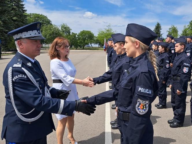 Nowi funkcjonariusze podkarpackiej policji. Złożyli honorową przysięgę