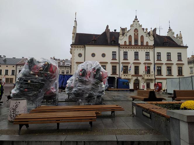 RZESZÓW: Świąteczna choinka na Rynku [ZDJĘCIA,WIDEO]