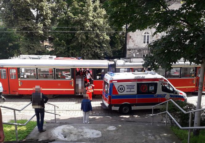 Zderzenie dwóch tramwajów w Mysłowicach. Co najmniej dwie osoby zostały ranne