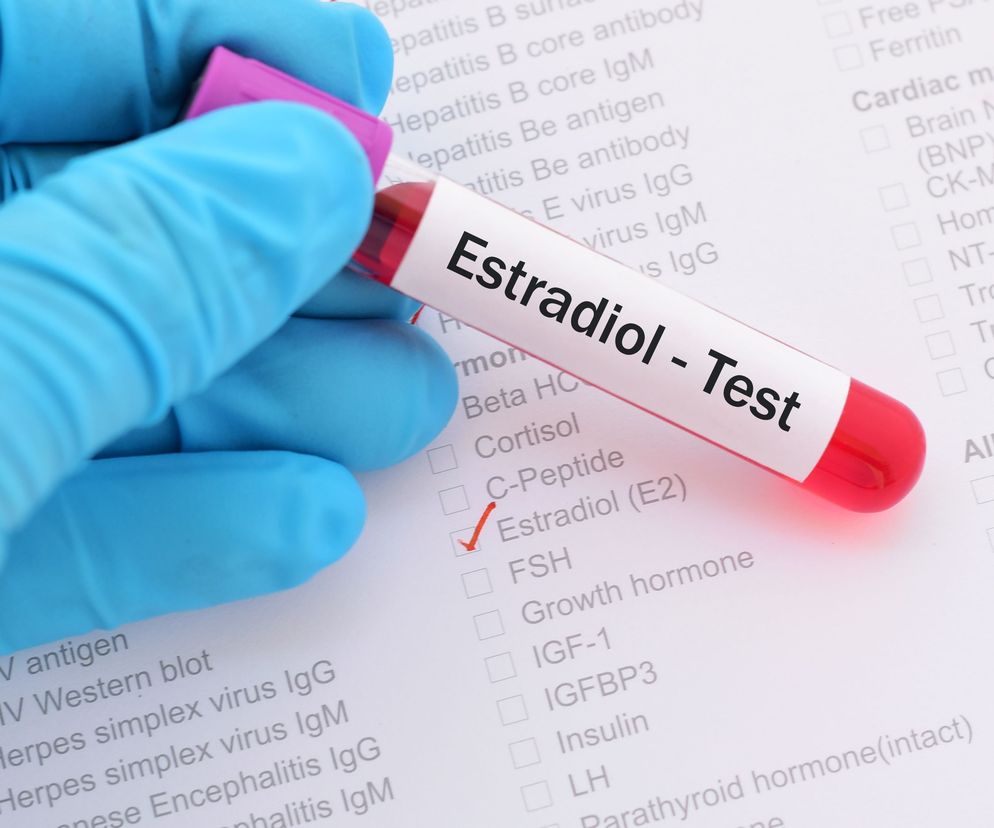 Estradiol pełni ważną rolę w organizmie kobiety, ale jest też potrzebny mężczyznom.