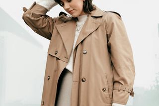 Jesienna garderoba minimalistki. Co warto mieć w szafie, by wyglądać stylowo?