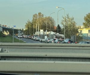 Karambol na Autostradowej Obwodnicy Wrocławia. Aż 3 wypadki, 15 uszkodzonych pojazdów oraz 3 osoby ranne