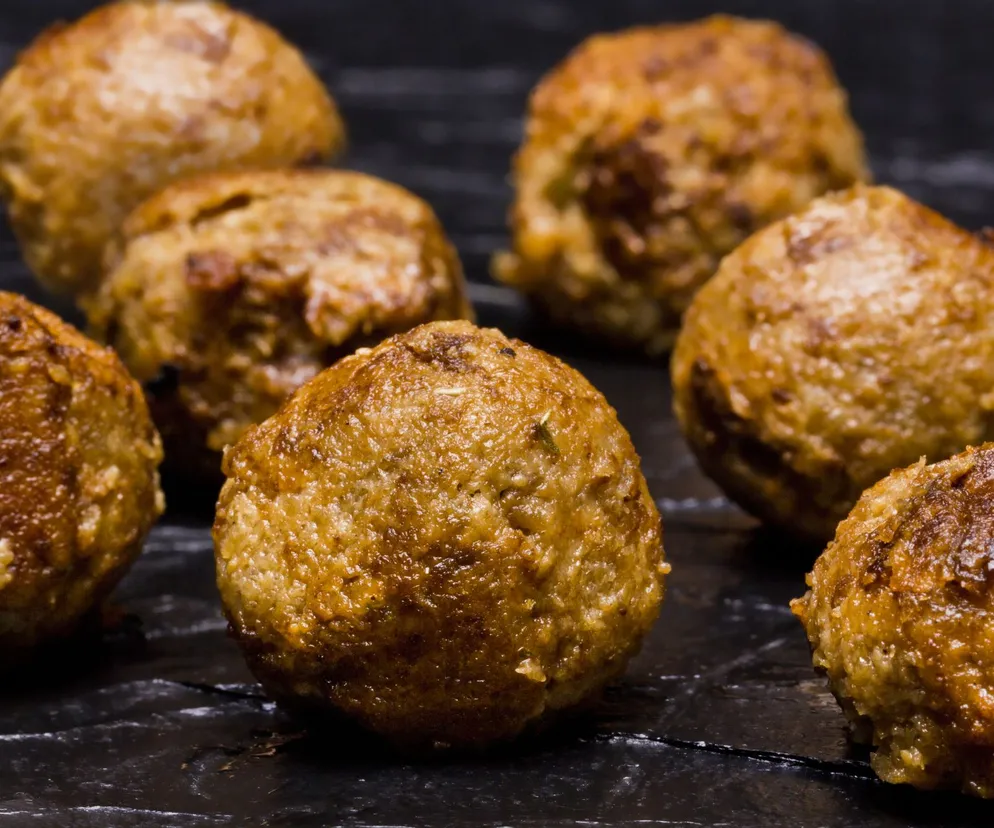 Kotlety mielone z tofu. Ich smak podkręcają azjatyckie dodatki