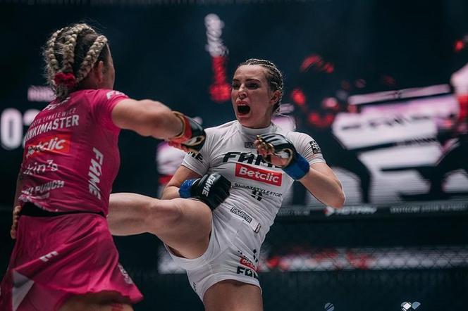 Karolina "Way of Blonde" Brzuszczyńska - Marta Linkiewicz