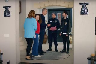 Melis zastrzeli się na oczach rodziców, by nie trafić za kratki za zabicie porywacza Ragipa.