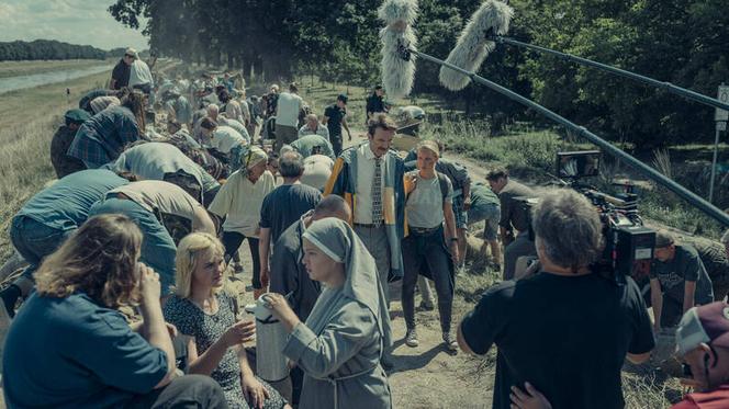 Serial "Wielka Woda" bardzo dobrze oceniony przez widzów! Zobacz, jak powstawały sceny we Wrocławiu [ZDJĘCIA]
