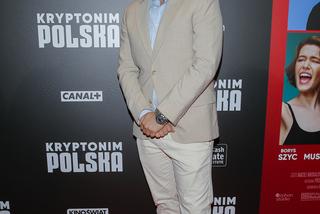 Antek Królikowski wraca do show-biznesu! Tak prezentował się na premierze filmu Kryptonim Polska