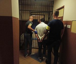  Zuchwały napad w Płońsku. Staranowali samochodem drzwi i ukradli elektronikę za 180 tys. zł!