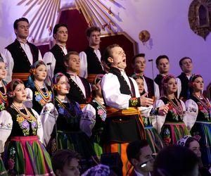 Występ zespołu Mazowsze w Starachowicach