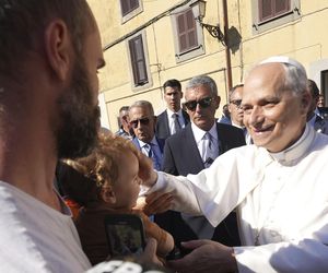 Papież tonie pod listami, dostaje ich 100 kilogramów dziennie. Dochodzą nawet bez adresu