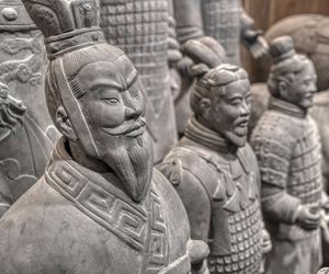 Turysta dał susa i zniszczył słynny zabytek! Szokujące nagranie