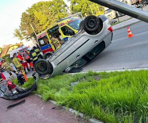Śląskie: Samochód osobowy zderzył się z rowerzystką. 20-latka trafiła do szpitala