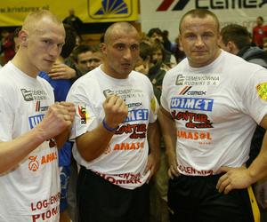 Pudzianowski, Najman i Włodarczyk w meczu Bokserzy vs Żużlowcy w 2006 roku