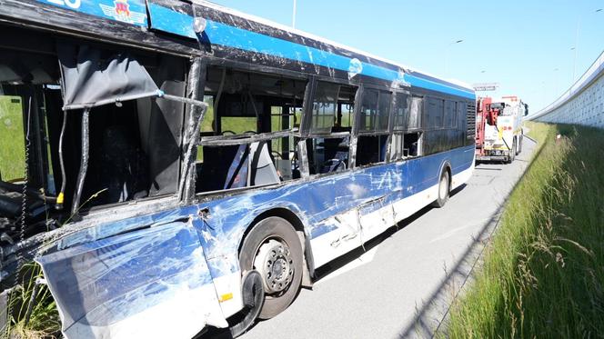 Kraksa autobusów w Nowej Hucie. Nie żyje 61-letni kierowca MPK