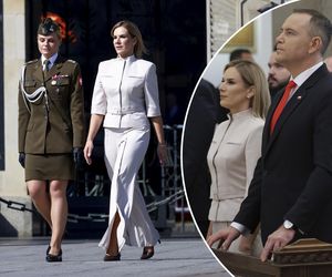 Stylowa i z klasą! Marta Nawrocka w kostiumie z rozszerzanymi nogawkami skradła show podczas Święta Wojska Polskiego [ZDJĘCIA]
