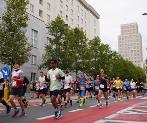 Uczestnicy Maratonu Warszawskiego 2025