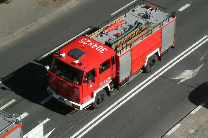 Na miejscu jest 20 jednostek straży pożarnej