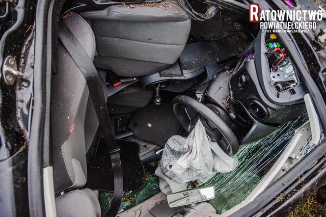 Wypadek na DK 16. W miejscowości Buniaki zderzyły się dwa samochody osobowe