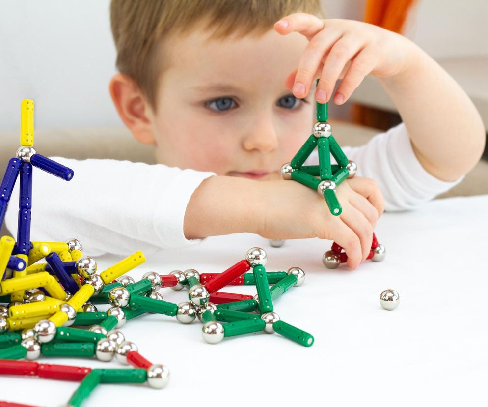 Gorzów: podejrzewali u 4-latka nowotwór, winne okazały się magnesy. Dwa groźniejsze niż jeden