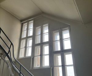 ​W szkołach w Lesznie praca wre. W których wakacyjne remonty? [ZDJĘCIA]