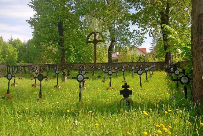 To jedna z najpiękniejszych małopolskich wsi. Kiedyś wydobywano w niej ropę naftową