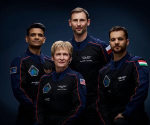 Polak poleciał w kosmos. Zabrał ze sobą pierogi z Kielc! RELACJA LIVE
