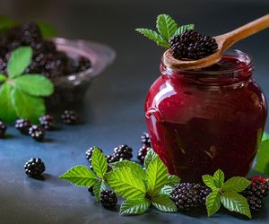 Dżem z jeżyn – jak zrobić idealny? Sprawdzony przepis na aromatyczny dżem jeżynowy