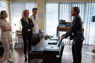 Na dobre i na złe odc. 966. Maks Beger (Tomasz Ciachorowski), Agata (Emilia Komarnicka), Kinga (Magdalena Kumorek), Andrzej Falkowicz (Michał Żebrowski)