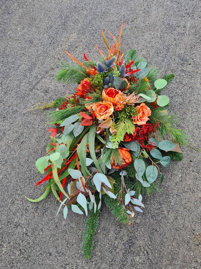 Chryzantemy wciąż drogie? Ekspert od kwiatów wyjaśnia, dlaczego ceny rosną i jak udekorować grób bez przepłacania