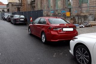 Mistrzowie parkowania w Katowicach zatrzymują się wszędzie