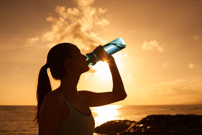 Butelka do wody z filtrem – jaką wybrać i z jakim filtrem?