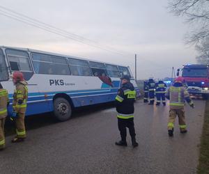 Wypadek autobusu szkolnego w Gąsiorowie