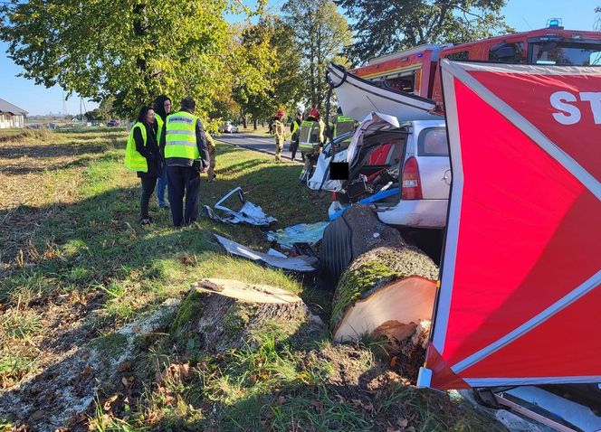 Tragiczny wypadek pod Rypinem. Kierowca MAN-a wjechał w opla. Nie żyje 28-latek 