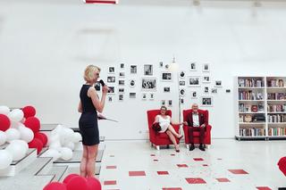 Ten ślub przejdzie do historii! Pobrali się w miejskiej bibliotece [ZDJĘCIA]