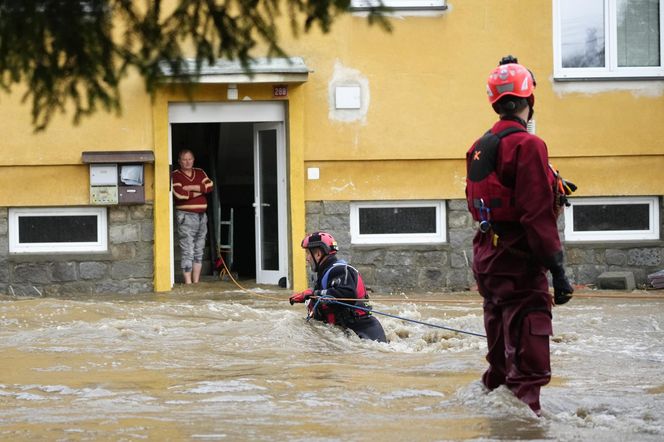 Burmistrz wyjechała na drogie wakacje, w tym czasie jej miasteczko zalała wielka fala. "Nie wrócę"