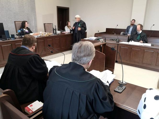 Adwokat zszokował słowami o trumnach na kółkach. Trwa proces