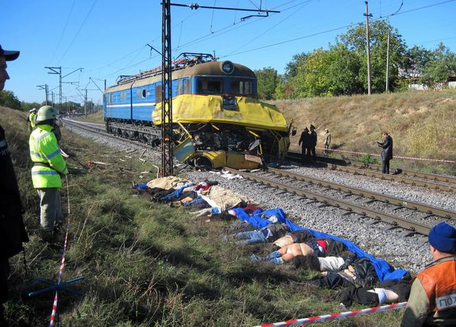 Katastrofa na Ukrainie. Pociąg zmiażdżył autobus 