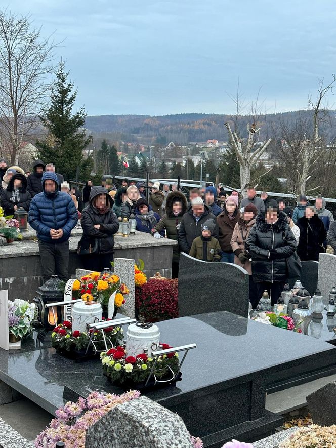 Pogrzeb matki i córki, które zginęły na drodze