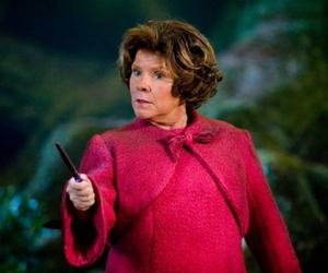 Harry Potter QUIZ — Jak dobrze znasz Dolores Umbridge? Tylko 30% fanów zdobędzie 16/16