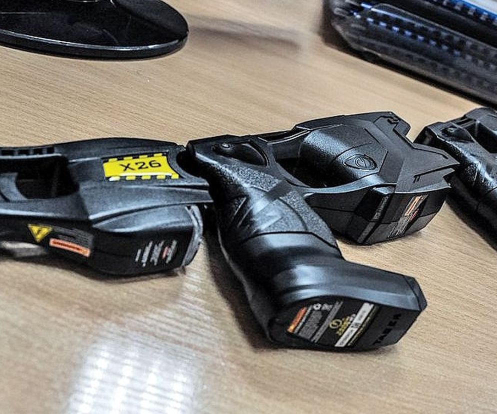 taser policyjny, paralizator odległościowy, broń