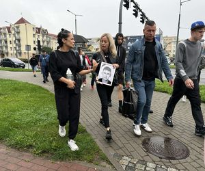 Setki osób upamiętniły Oliwiera. 20-latek zmarł po interwencji policji. Zabili go jak zwierzę