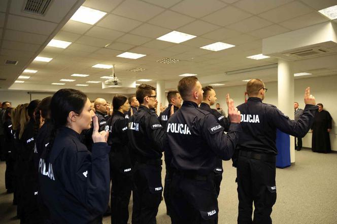 Ślubowanie nowych policjantów w Radomiu